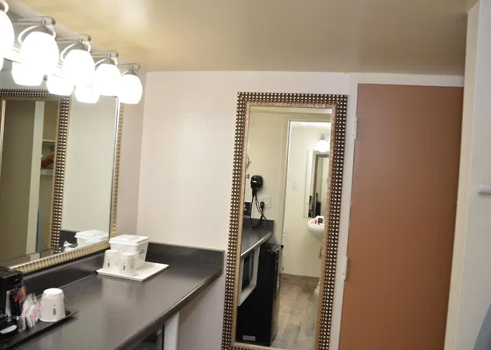 Howard Johnson By Wyndham Hotel Yuma